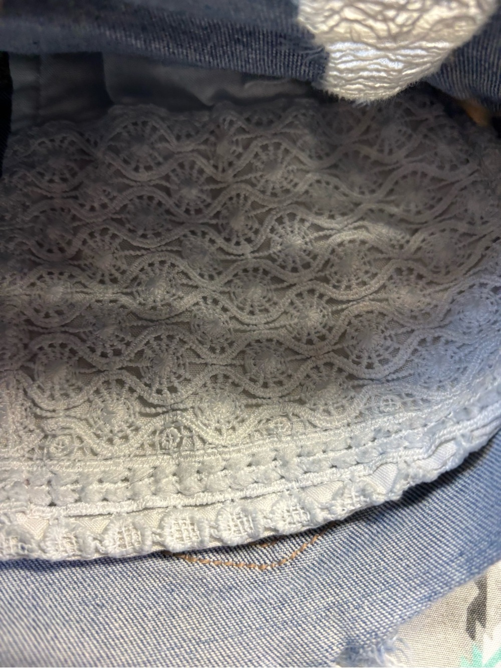 🧩American Eagle Outfitters Distressed Lace Pockets Jean Shorts - Picture 3 of 3